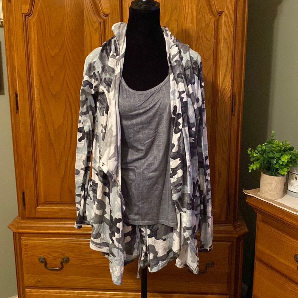 3 piece PJs Tank Top, Shorts & Hooded Cardigan, Size Large NWOT never worn